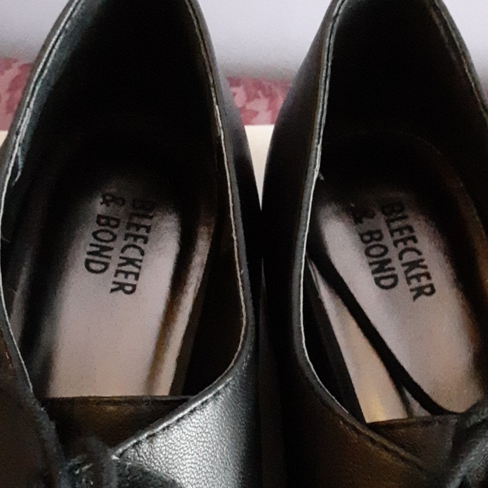 Black Bleecker & Bond Greer Wedge - Picture 5 of 10